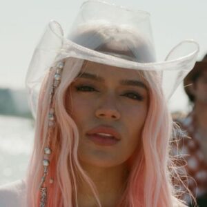 Mi Ex Tenía Razón (Paseito) Karol G